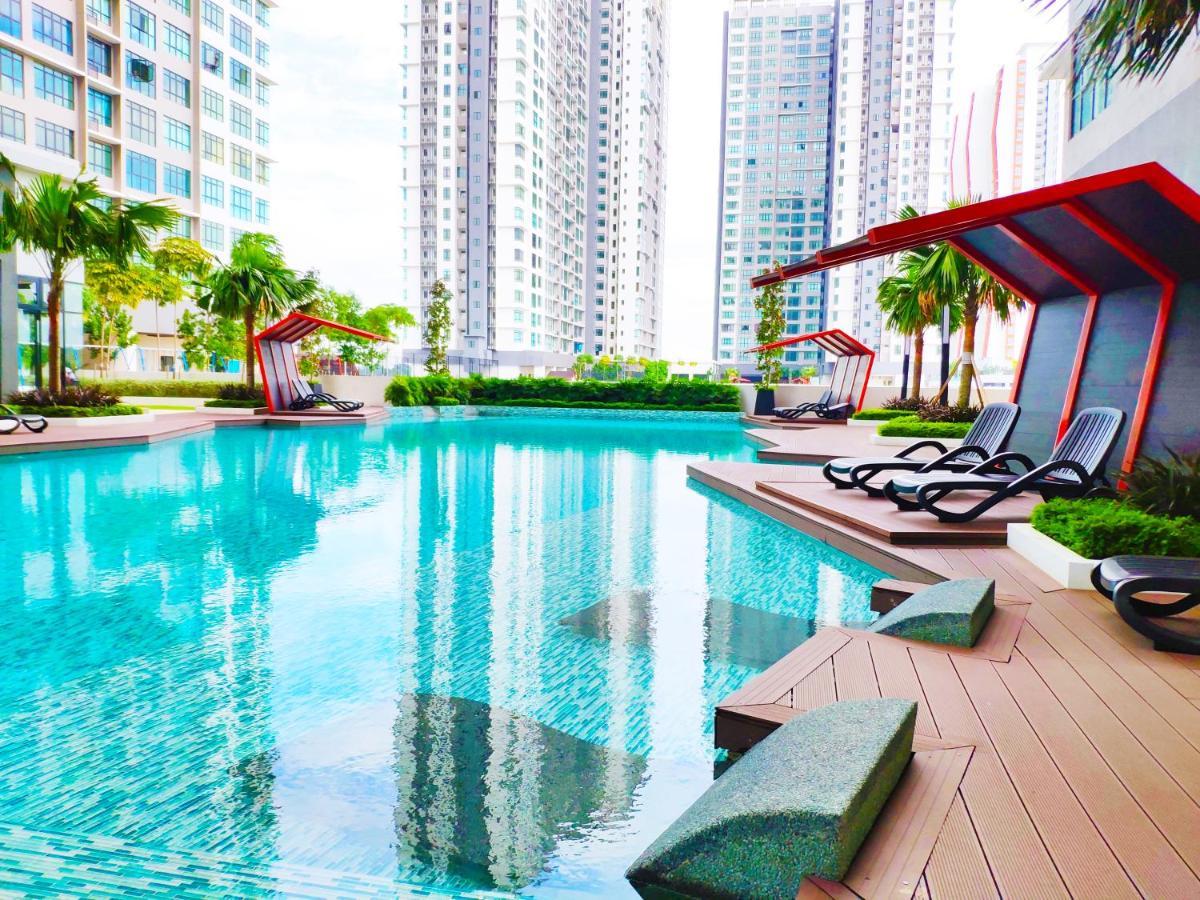 Netflix# Conezion Ioi Resort City By Salaam Suites Putrajaya Esterno foto