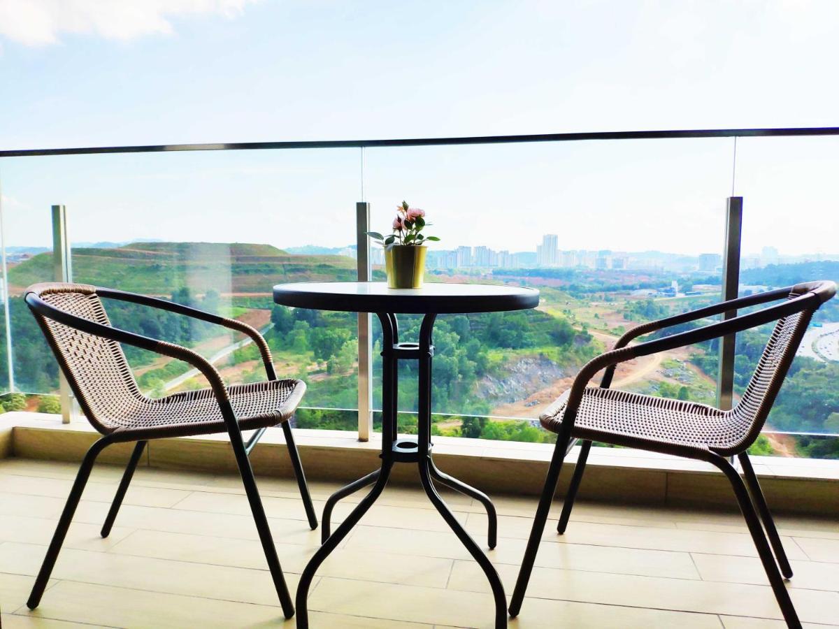 Netflix# Conezion Ioi Resort City By Salaam Suites Putrajaya Esterno foto