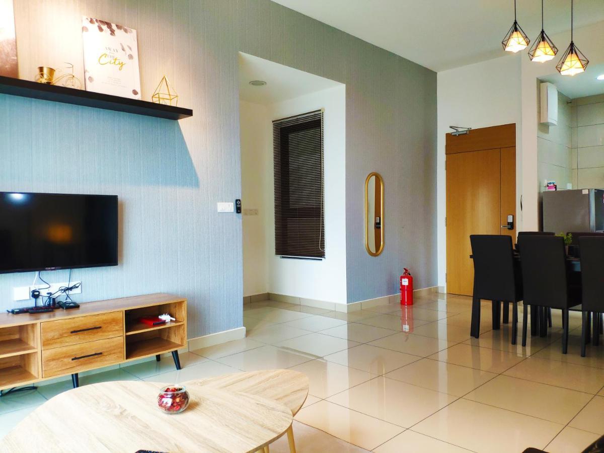 Netflix# Conezion Ioi Resort City By Salaam Suites Putrajaya Esterno foto